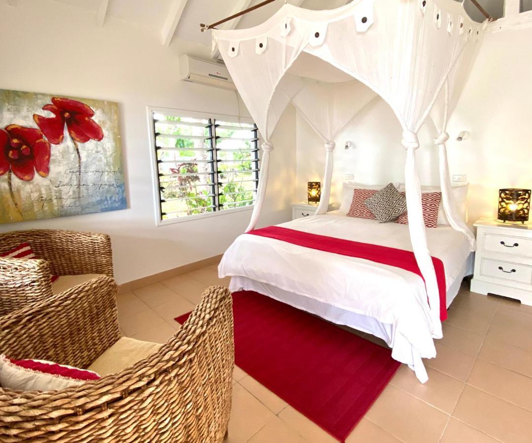 Coco Beach Resort Port Vila Buitenkant foto