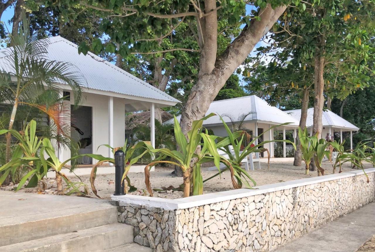 Coco Beach Resort Port Vila Buitenkant foto
