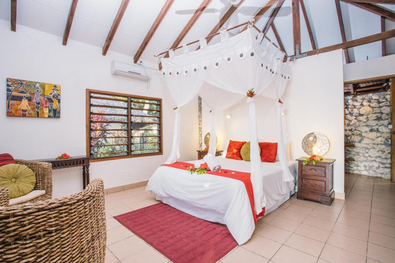 Coco Beach Resort Port Vila Buitenkant foto