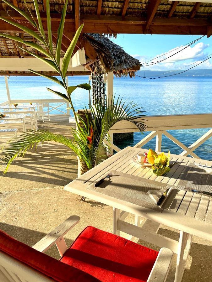 Coco Beach Resort Port Vila Buitenkant foto
