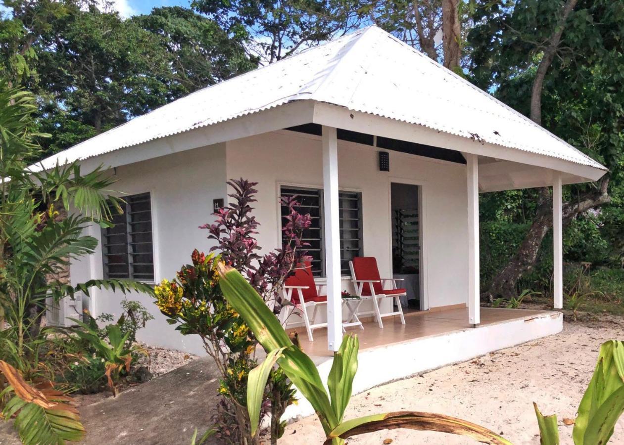 Coco Beach Resort Port Vila Buitenkant foto