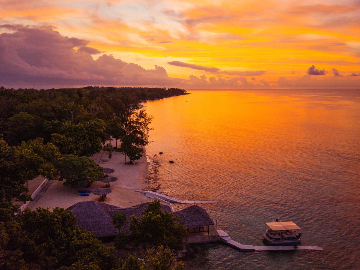 Coco Beach Resort Port Vila Buitenkant foto
