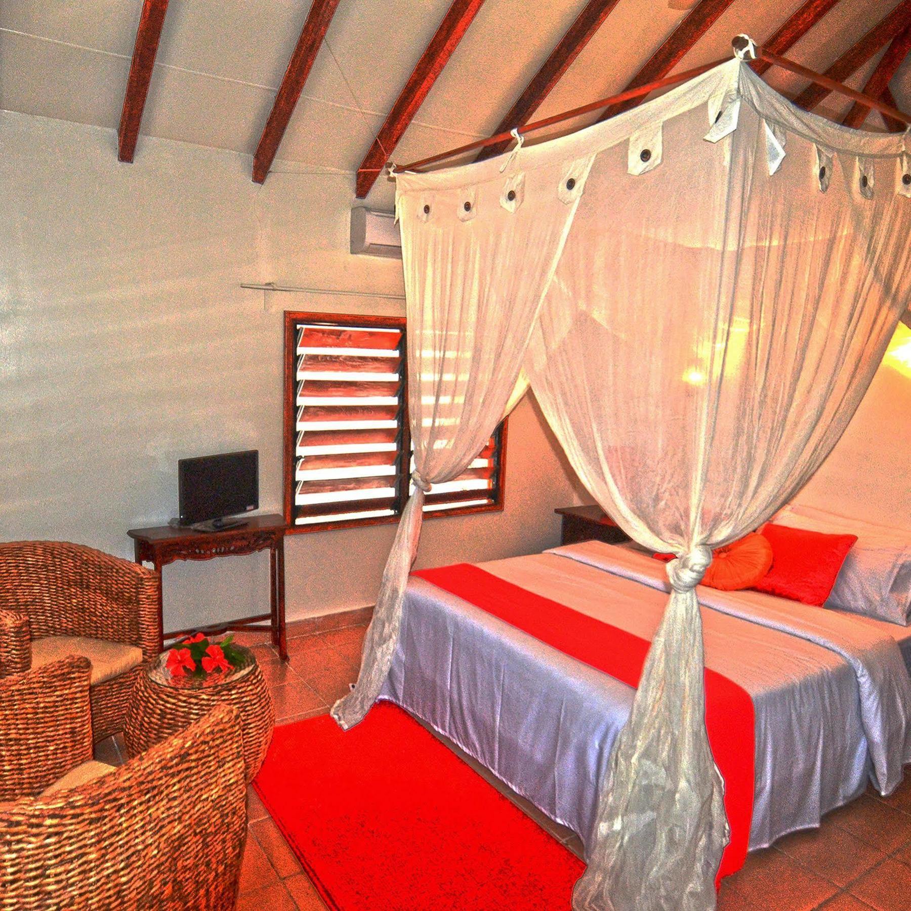 Coco Beach Resort Port Vila Buitenkant foto