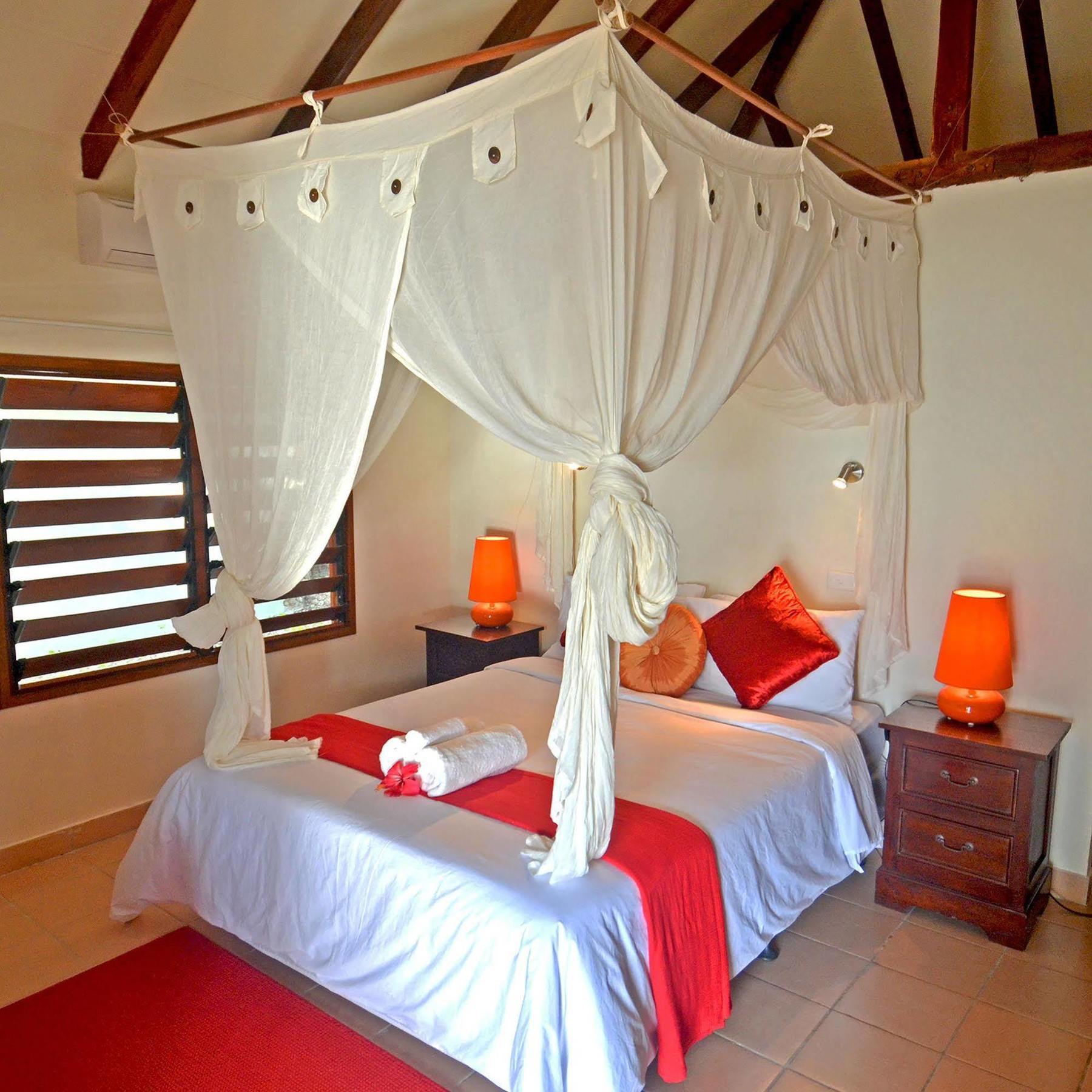 Coco Beach Resort Port Vila Buitenkant foto