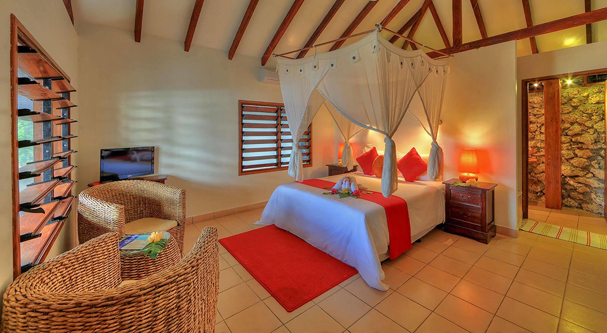 Coco Beach Resort Port Vila Buitenkant foto